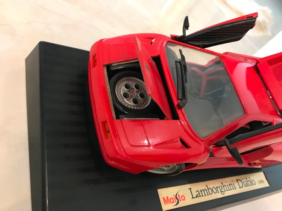 Maisto Lamborghini Diablo 1990 - Cabrio - ROT - Revell 1:18 in Köln