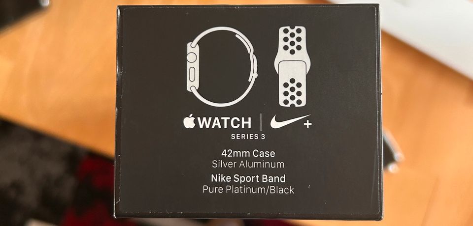 Apple Watch Series 3 Nike grau in Freudenstadt