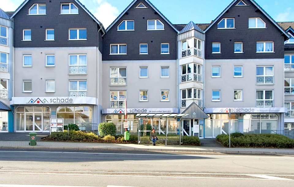 SCHADE IMMOBILIEN - Toller Weitblick - schöne 2-Zimmerwohnung mit Balkon und Stellplatz! in Lüdenscheid