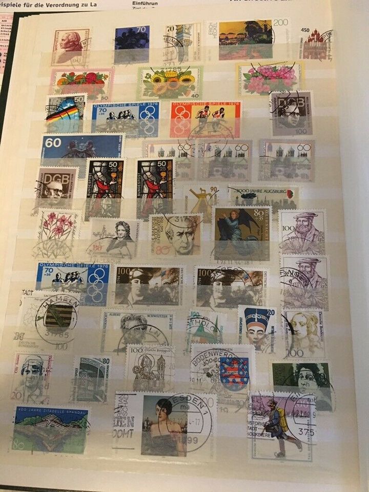 Briefmarkensammlung ca. 30 Jahre alt BRD, DDR und Internationale in Delligsen