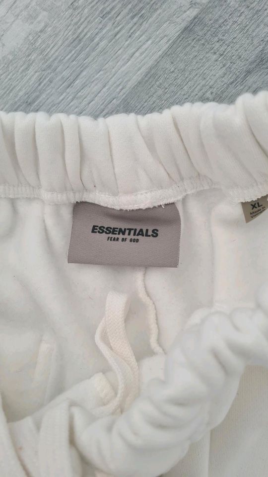 Fear of God Essentials Shorts in Hannover