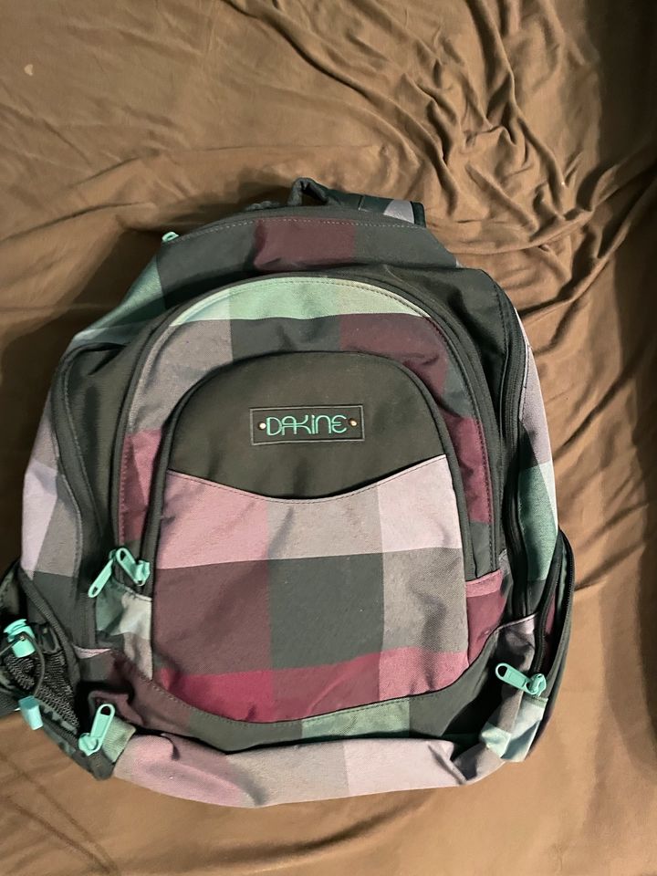 Dakine Mädchen Schulrucksack in Raubling