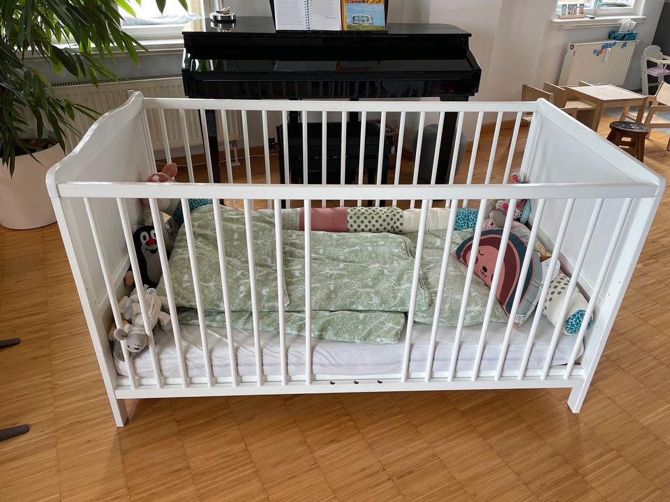 Kinderbett Babybett 70x140 weiß in Potsdam