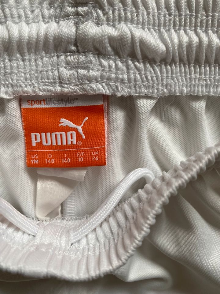 Sport Hosen Nike Puma  8-10 Jahre 128 140 FCP Trikot in Neustadt am Rübenberge