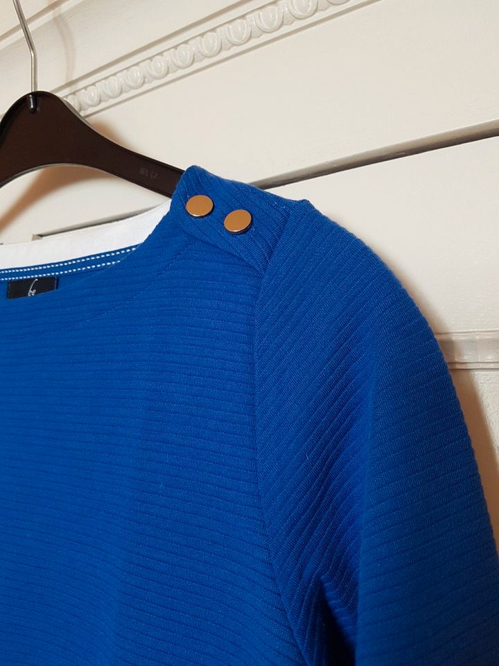 Pullover neuwertig - sehr schön - Größe 38, tolles Blau! in Ebersbrunn