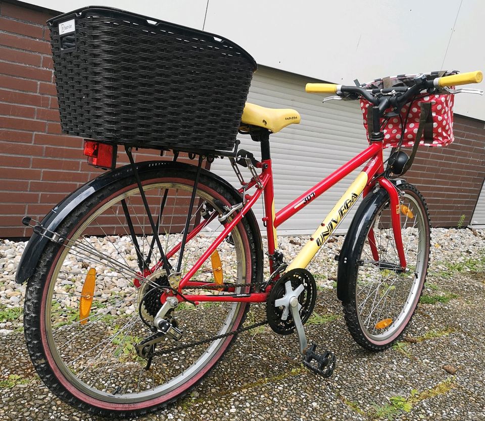 Fahrrad 26 Zoll rouge et joun in Darmstadt