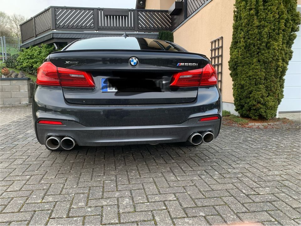 BMW M550ixDrive in Oos