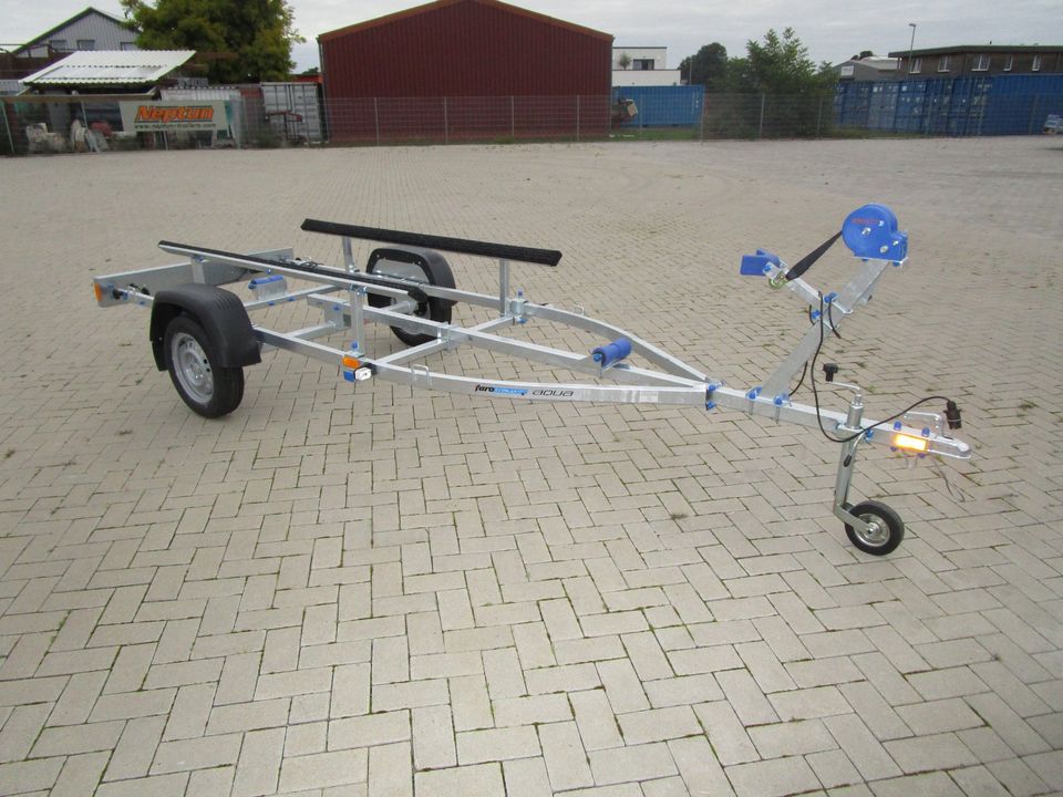 Bootstrailer mit Längsauflagen, 750KG, 100Km, Schlauchboottrailer in Syke