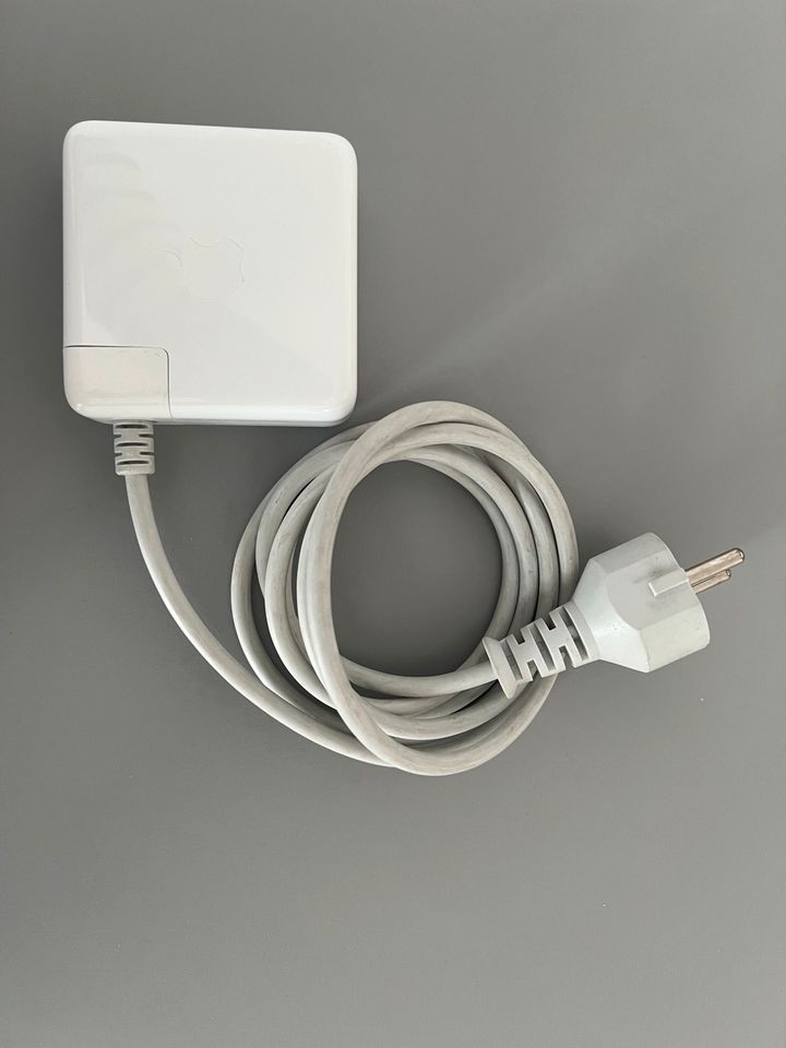 Apple 95W USB-C Power Adapter MacBook Pro 2023 in Frankfurt (Oder)