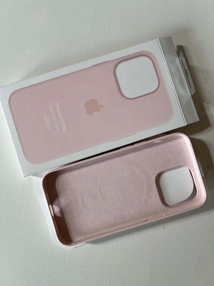 Original iPhone 13 Pro Silicone Case Chalk Pink MagSafe in Mönchengladbach