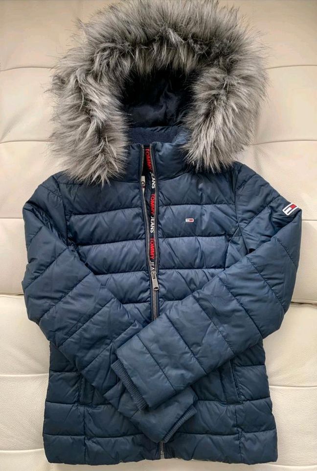 Wie neu! Tommy Hilfiger Winter Jacke blau ❤ Gr. XS in Göttingen