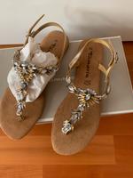 Tamaris Zehentrenner  Sandalen Gold Schmucksteine 38 neu Düsseldorf - Eller Vorschau