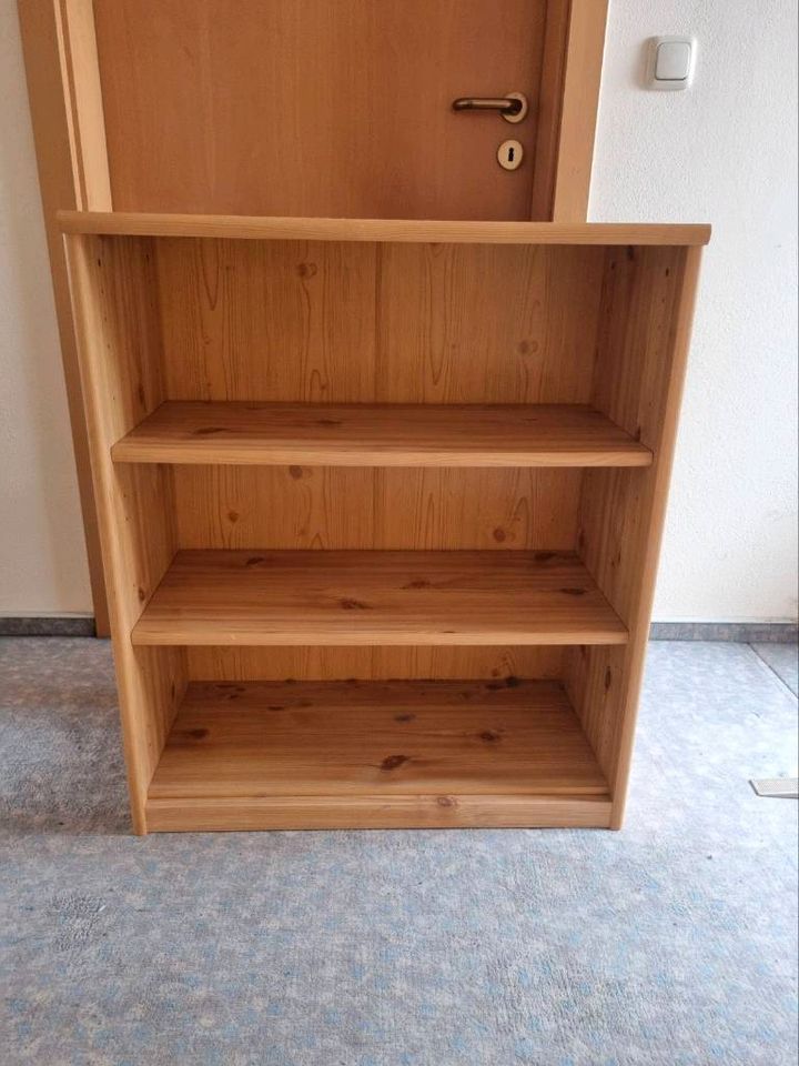 Holz Regal, Bücher Schrank, noch 1 Stück verfügbar in Neubiberg