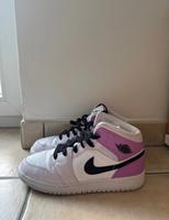 Jordan 1 Mid Größe 38,5 | weiß/rosa/schwarz | Top Zustand Nordrhein-Westfalen - Menden Vorschau