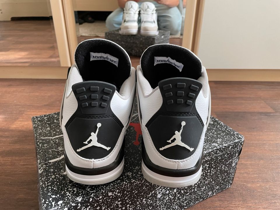 Jordan 4 Military Black in Hamm (Sieg)