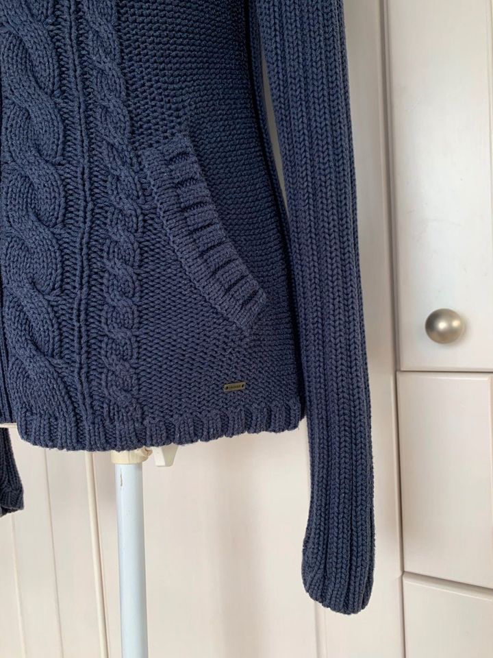 TOMMY HILFIGER Strickjacke * Jacke Zopfmuster * blau * Gr. M in Großhansdorf