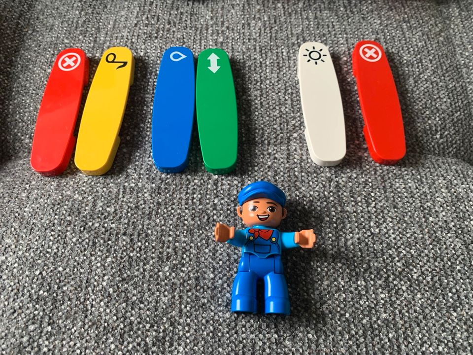 Lego Duplo Lok Dampfeisenbahn Neu, 6 Codesteine, Cargo Anhänger in Schriesheim