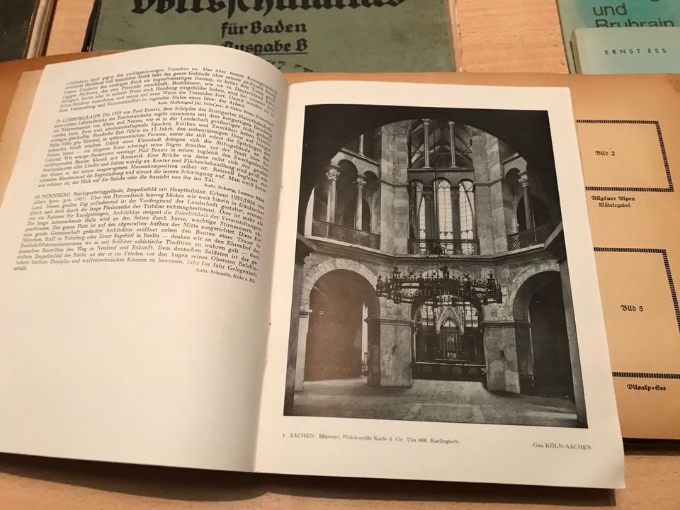 Antikes Buch über deutsche Architektur in Bad Schönborn