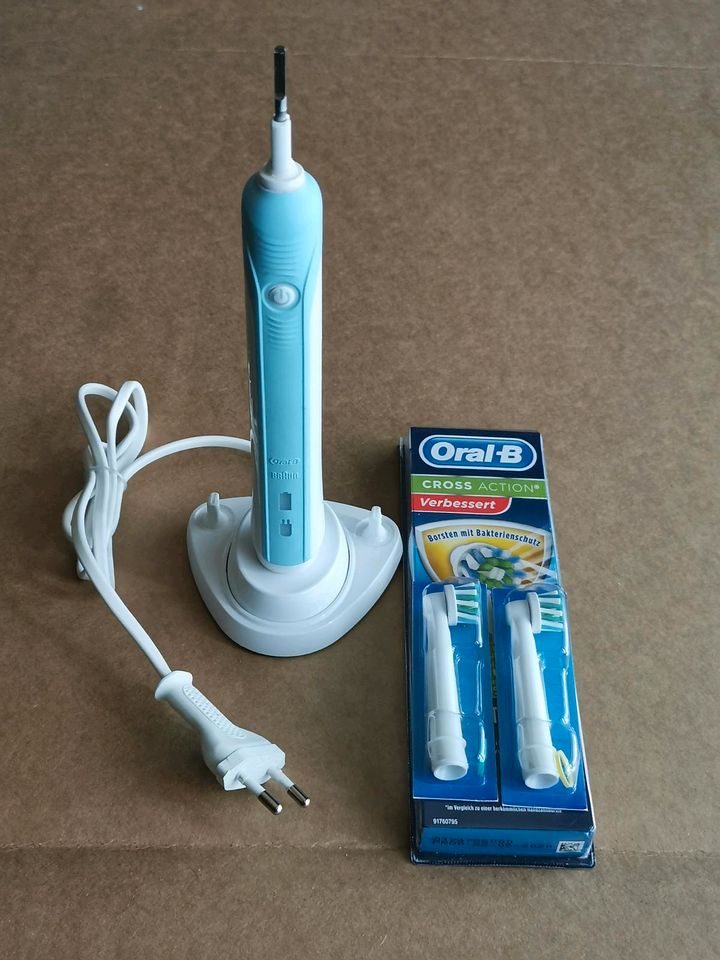 Oral-B elektrische Zahnbürste in Beckingen