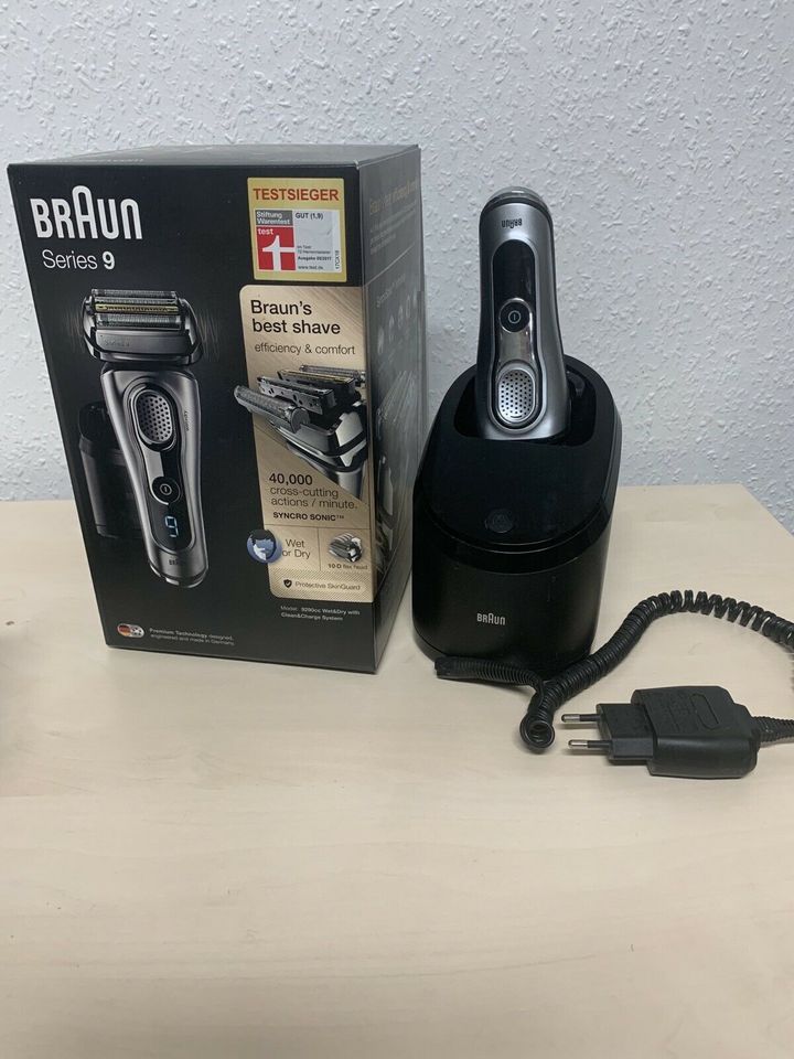 Braun Series9 Rasierer mit Elektr. Reinigungsstation in Oberhausen