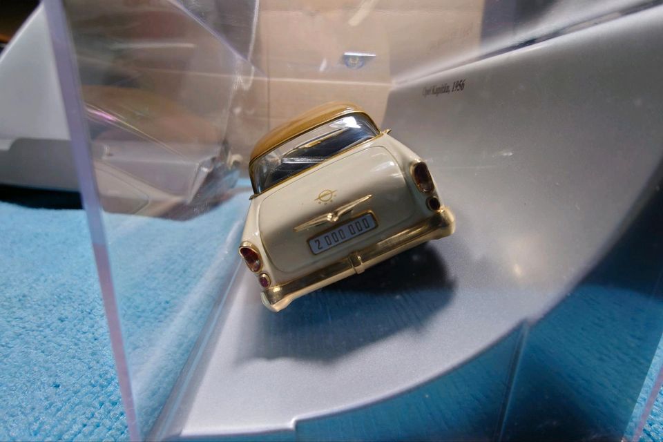 Opel Kapitän 1956 Schuco für Opel Car Collection 1:43 Créme/gold in Teltow