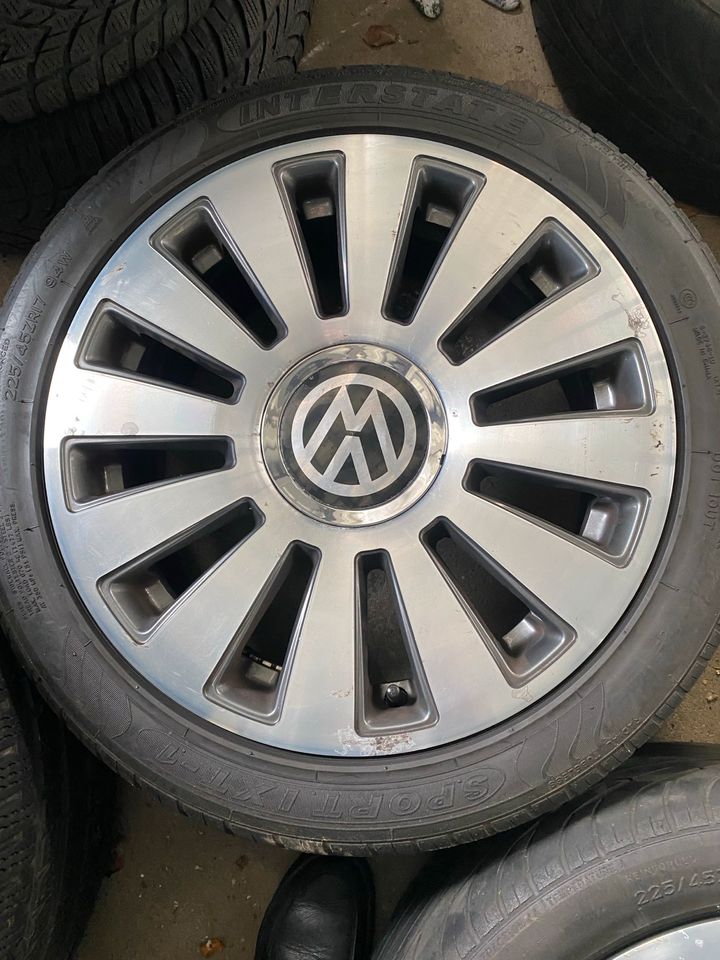 225/45 17 Zoll. VW Felgen in Much