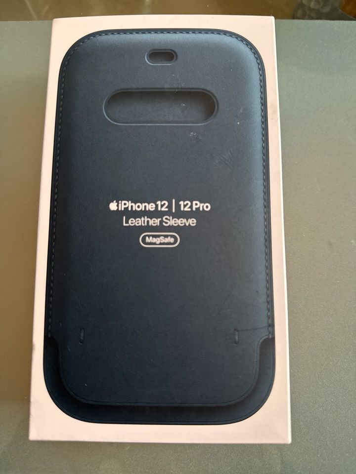 iPhone 12 / 12 Pro Original Lederhülle in Mannheim