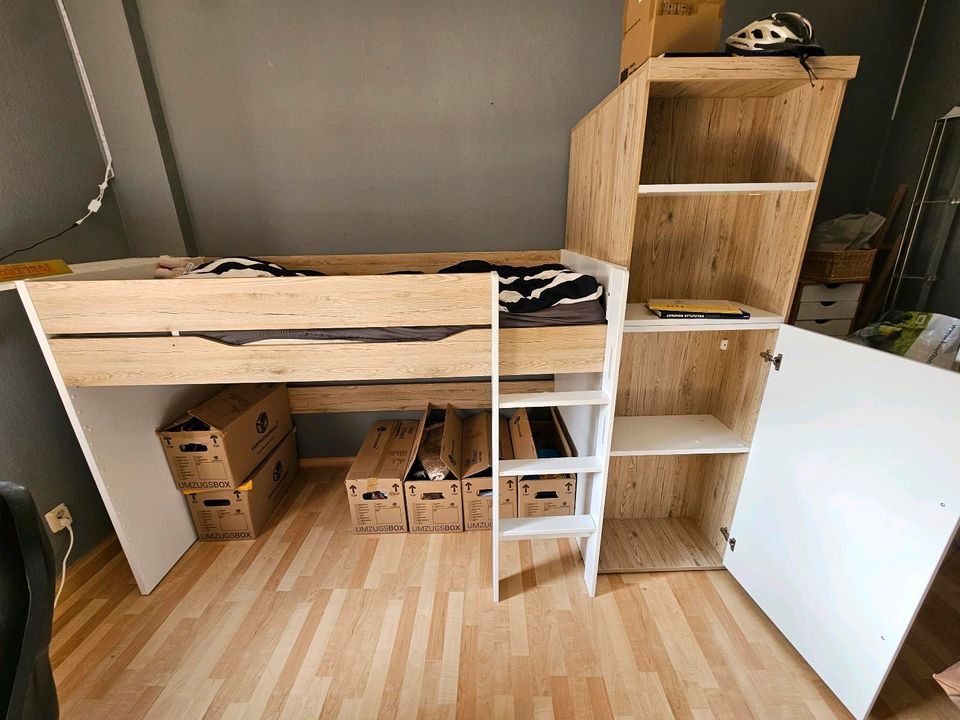 Hochbett ( mit Schrank ) Neupreis 1500€ in Freiberg