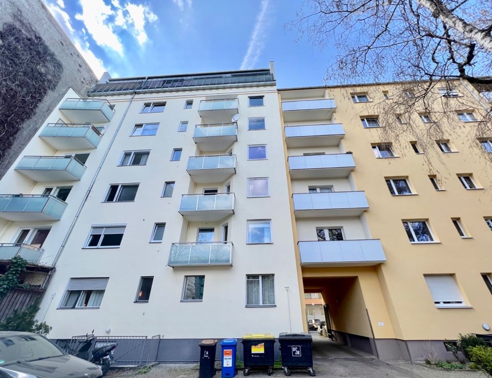 VK-22250: SINGLE-APARTMENT MIT STELLPLATZ - FUSSLÄUFIG ZUM LUDWIGKIRCHPLATZ & KUDAMM - ZUR ZEIT VERMIETET in Berlin