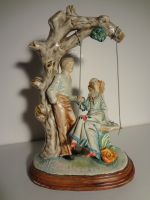 Liebenswerte große Figurengruppe junges Paar Schaukel Keramik Hessen - Linden Vorschau