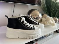 Hohe Sneaker schwarz Plateau Converse Style Gr. 39 NEU Nordrhein-Westfalen - Moers Vorschau