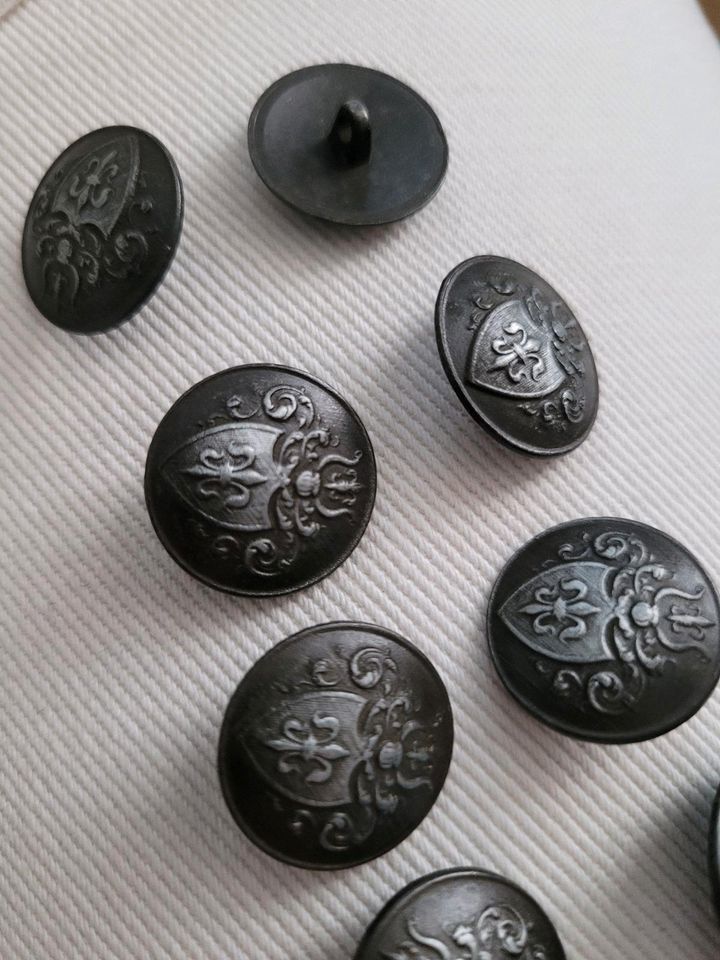 Metallknöpfe Wappen 10 St.,schwarz antik, 10 Stück in Frechen