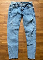 Zara Jeans mit Löchern Hessen - Darmstadt Vorschau