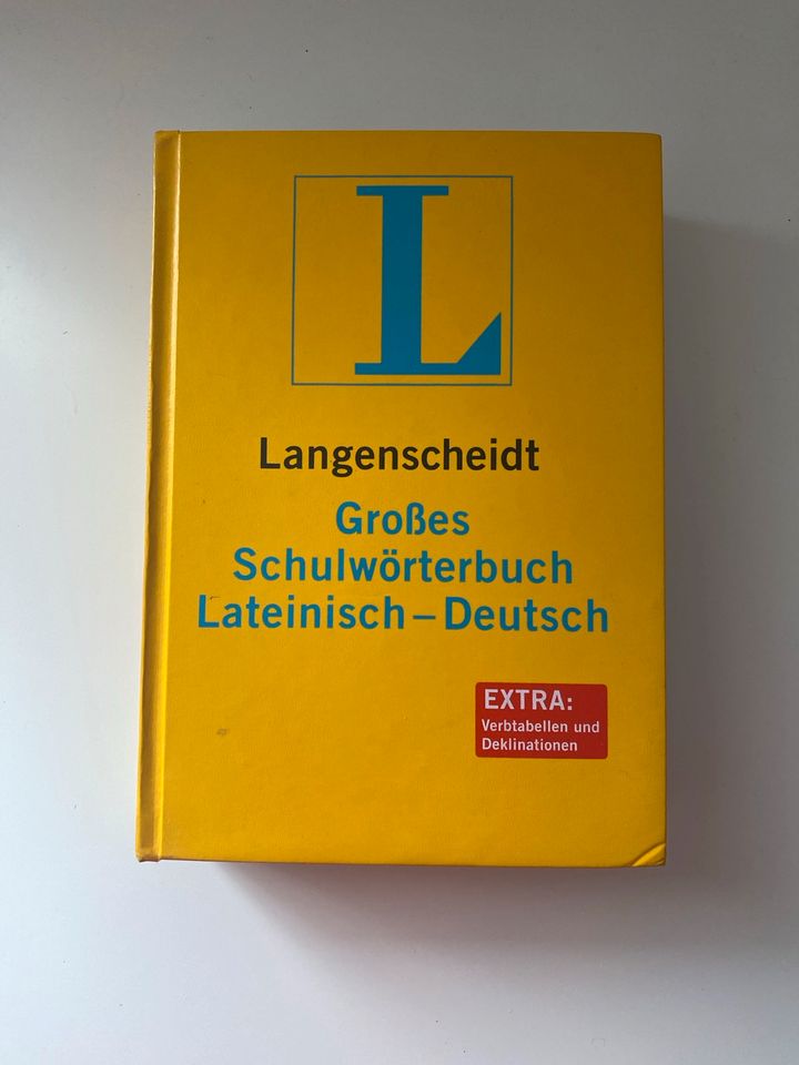 Langenscheidt großes Schulwörterbuch Latein-Deutsch in Haar