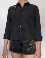 Graue Bluse von ZARA Gr. S Blumen Stickmuster Neuhausen-Nymphenburg - Neuhausen Vorschau