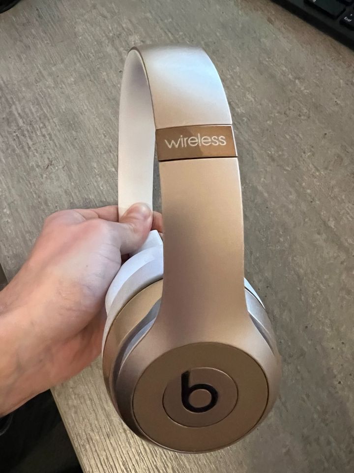 Beats Solo 3 / Wireless Kopfhörer Gold in Neuburg a.d. Kammel