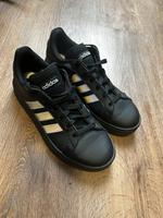 Adidas in zwei Größen Leipzig - Probstheida Vorschau