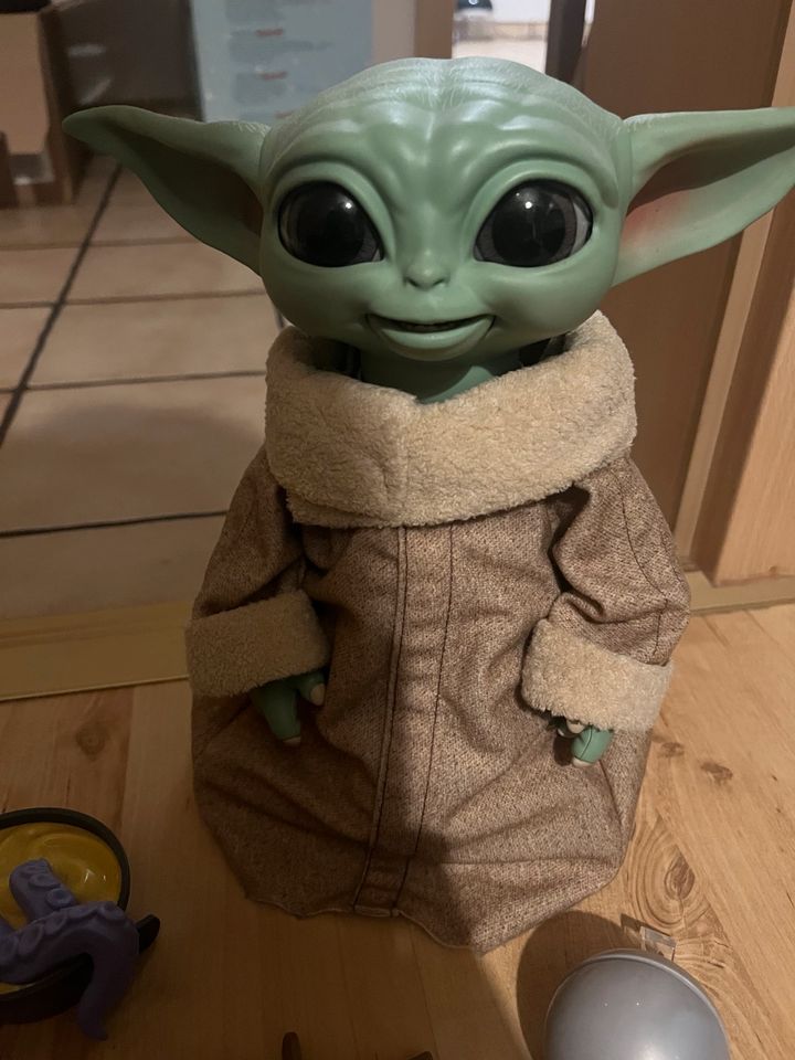 Baby Yoda Furby Spielzeug / Star Wars in Holzwickede