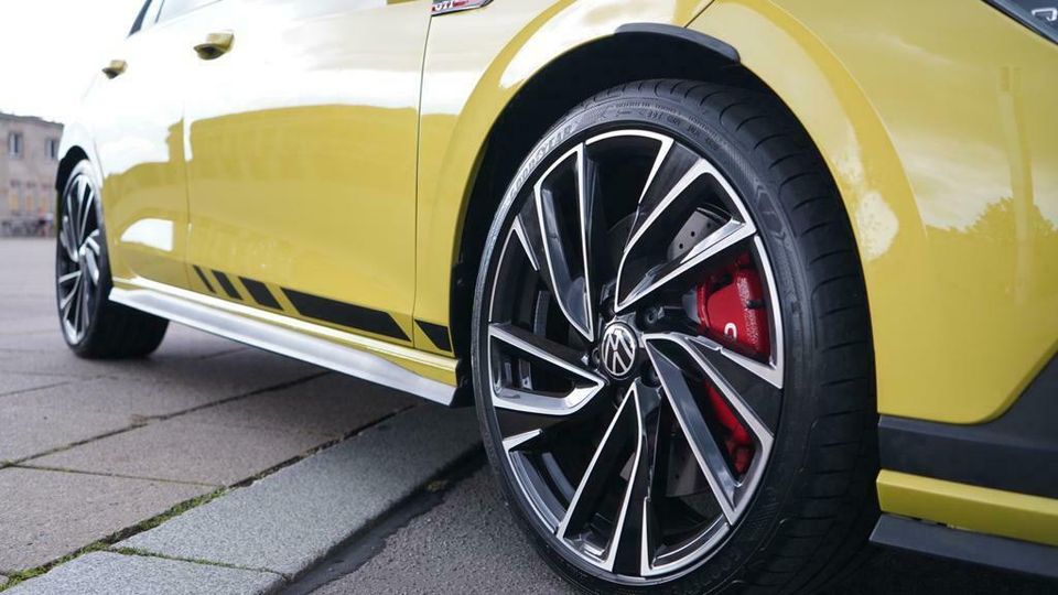 VW Golf 8 GTI Clubsport Autovermietung Mietwagen Automieten Rent a car in Berlin