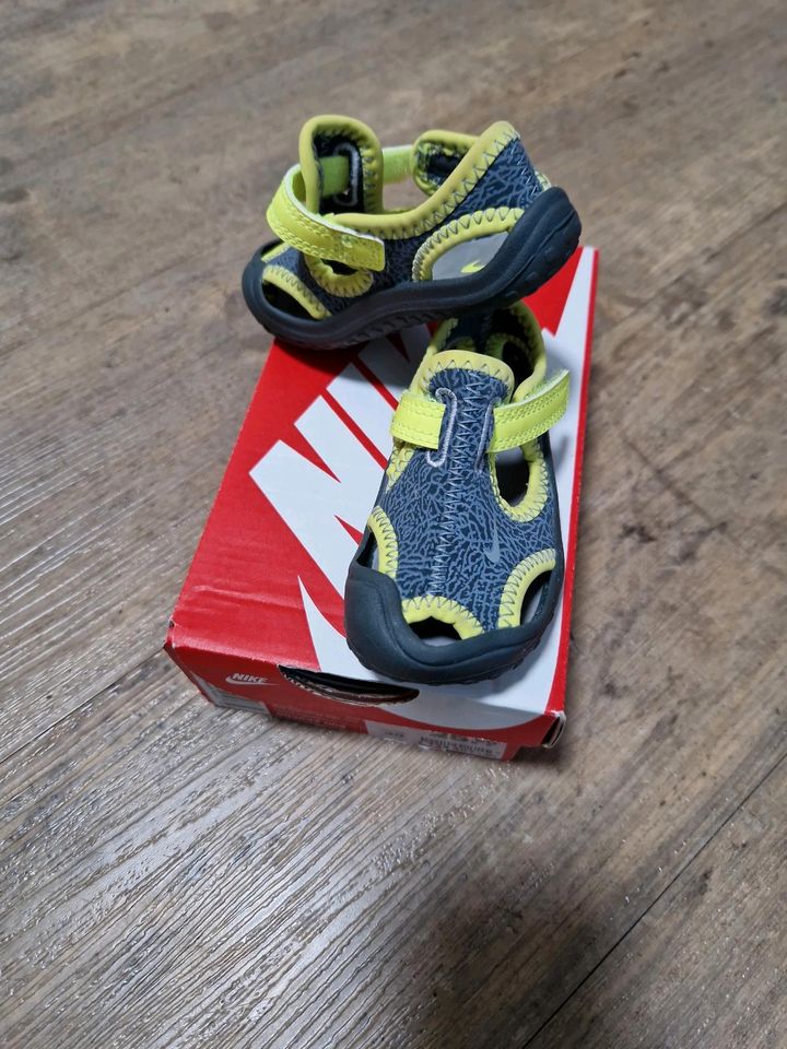 Nike Badeschuhe/Sandaletten Gr.19.5 in Westeregeln