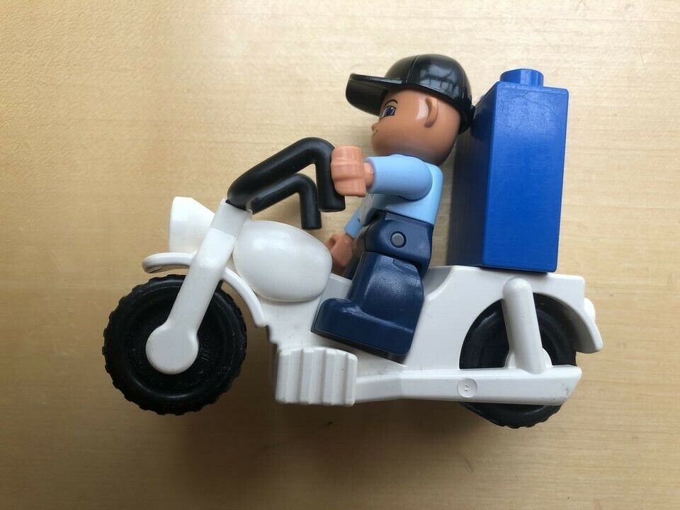 Duplo Motorrad inkl. Polizist in Köln