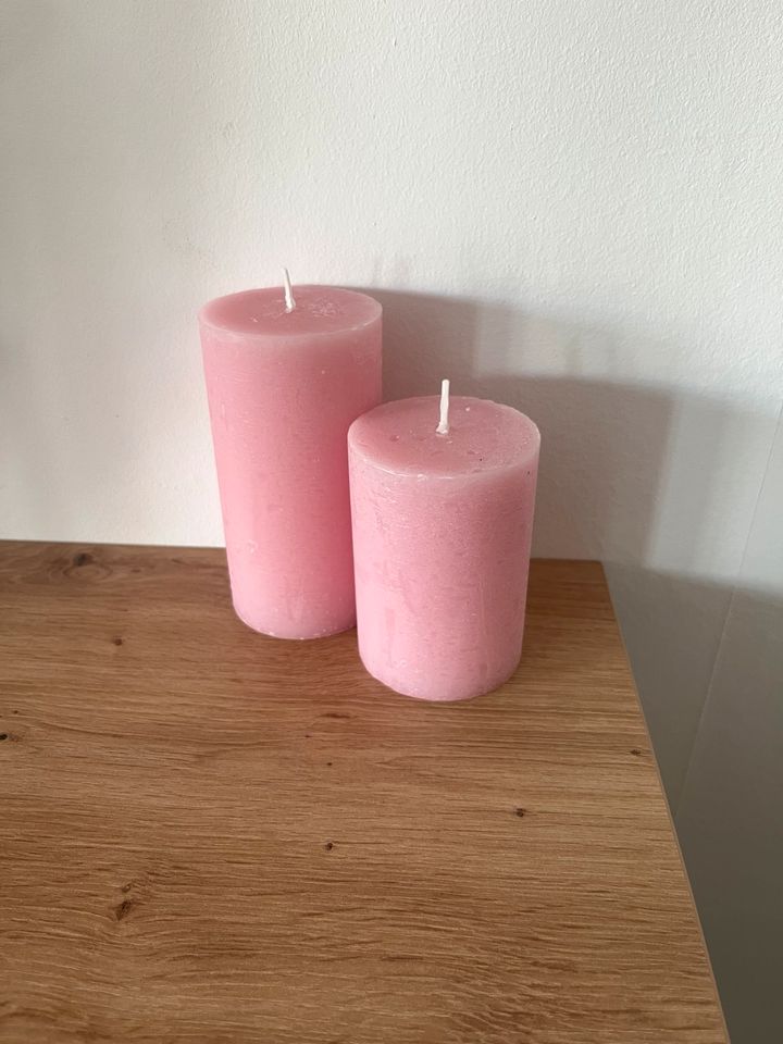 Rosa Kerzen in Bünde