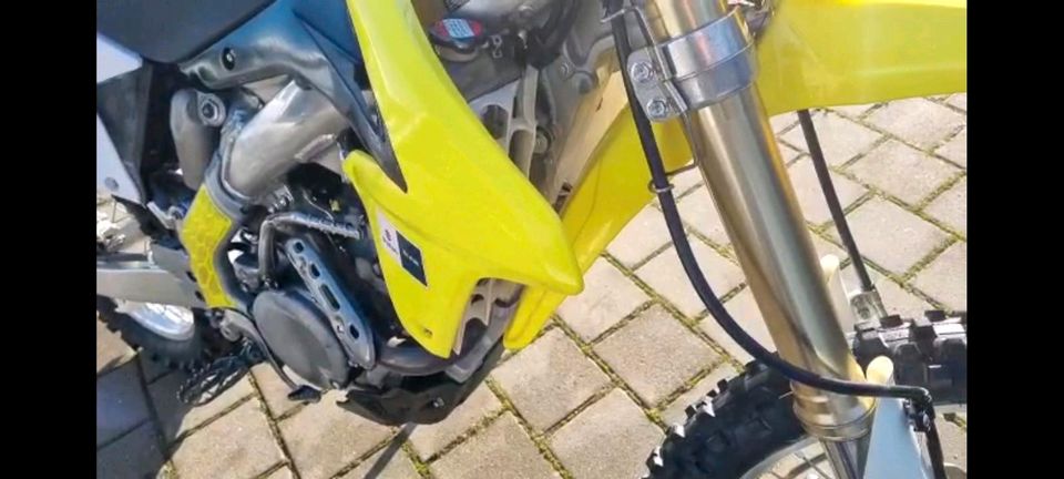 Suzuki RMX Zulassung und offener Leistung eingetragen in Schwabmünchen