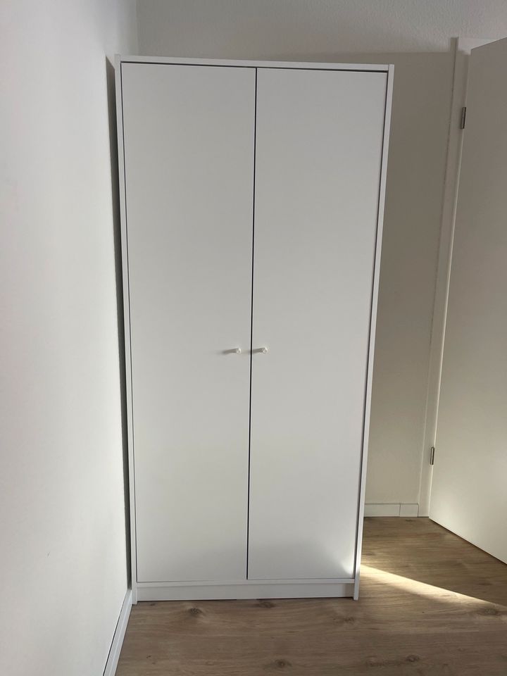 Kleiderschrank für Kinderzimmer oder als Garderobe etc. in Aschaffenburg