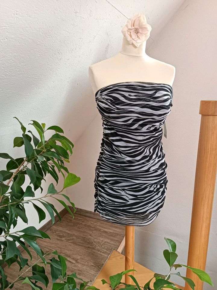 Bandeau gerafftes Kleid trägerlos animal print schwarz weiß - Neu in Lichtenau Mittelfr