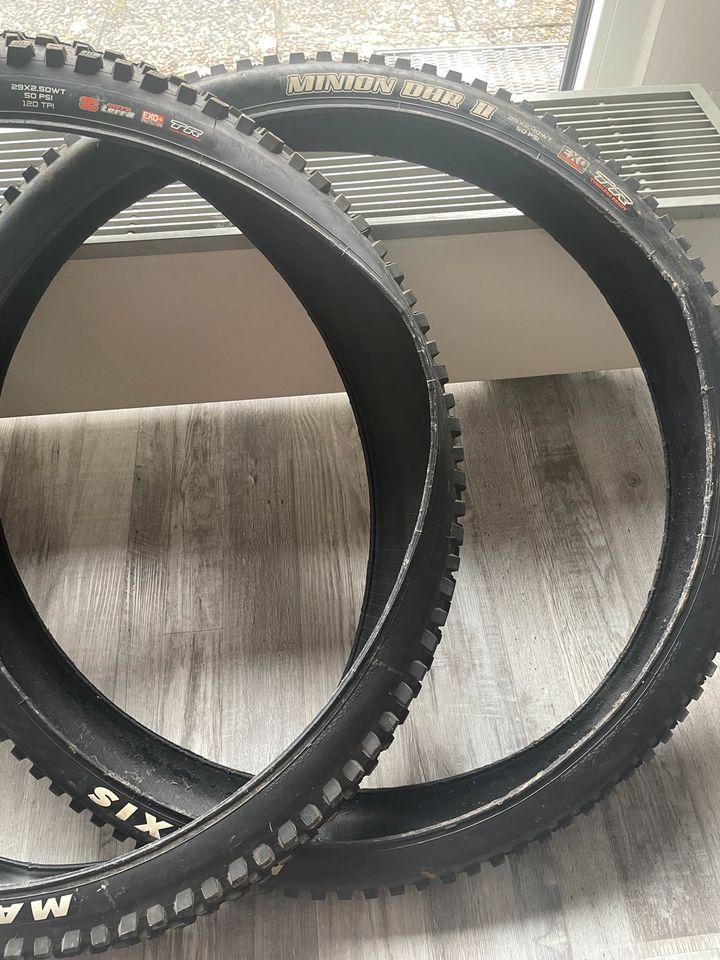 Maxxis 29x2,4 2x Minion DHRII und Assegai / tauschen gegen Shorty in Beilngries