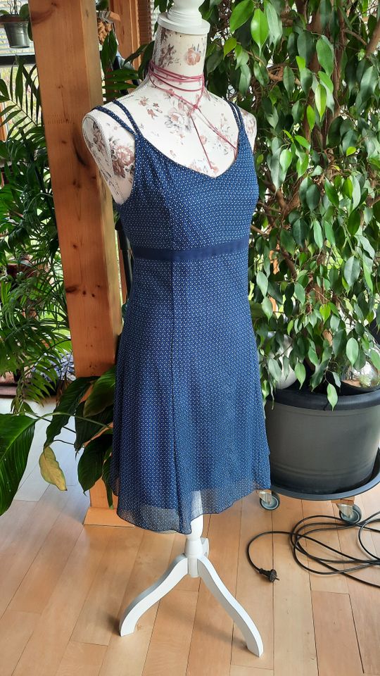 Kleid Sommerkleid blau Gr. 38 in Parsberg