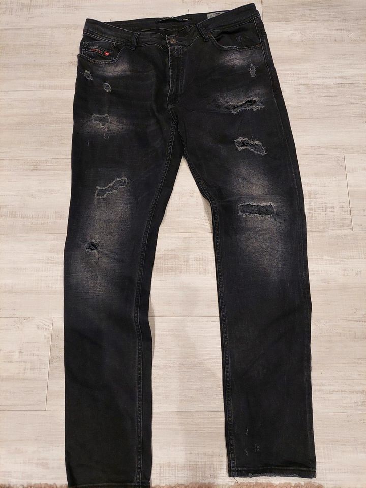 Diesel Jeans Herren Hose Schwarz Slim Fit Risse W34 l32 in Kaiserslautern