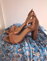Top Zustand! Gr.40 Unisa Sandalen Damenschuhe Braun Niedersachsen - Peine Vorschau