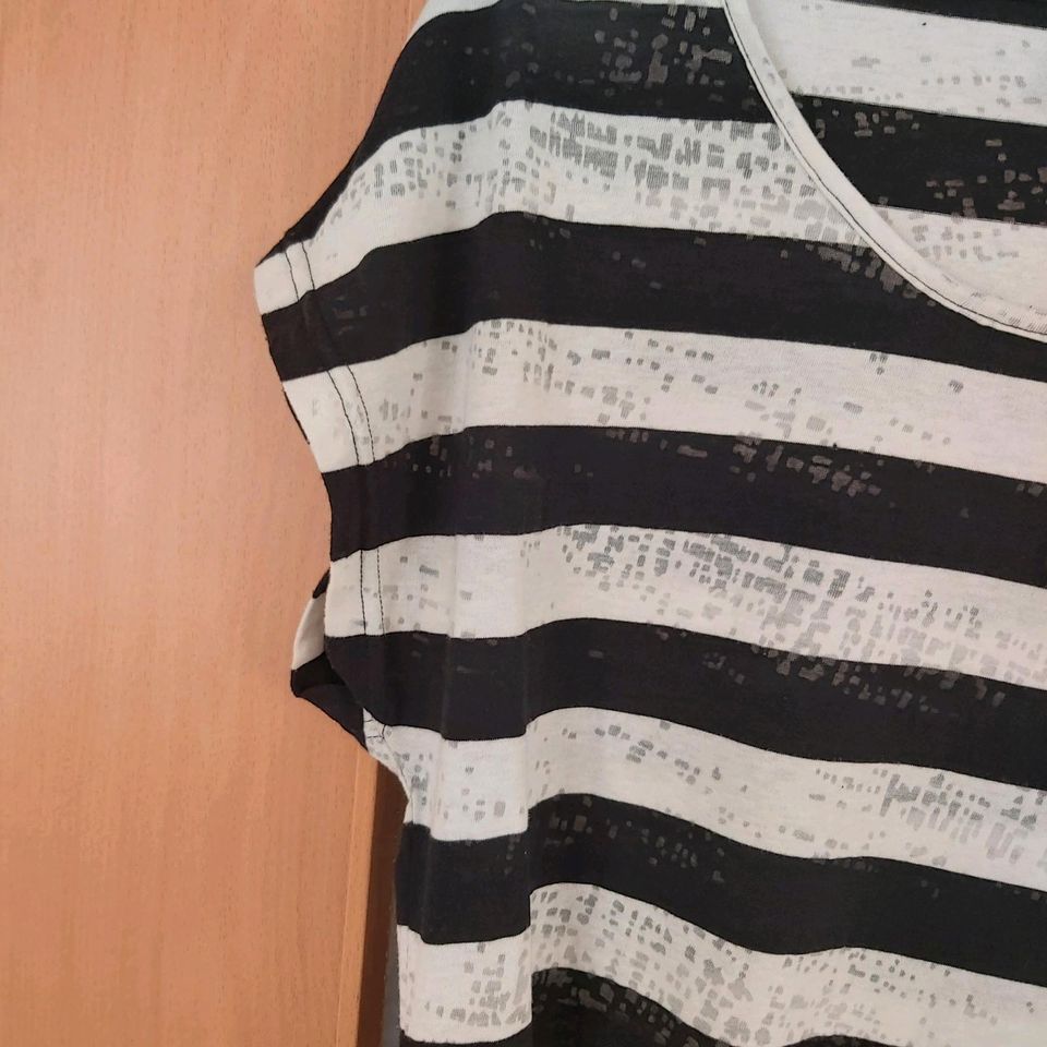Shirt von Vero Moda - Größe M - Schwarz/Weiß - Guter Zustand in Uhldingen-Mühlhofen
